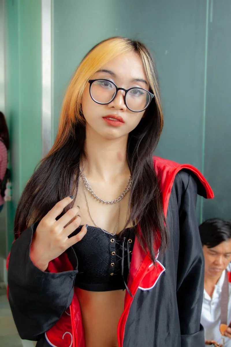 同一题材下多个漫画条目封面并列排布的索引视图